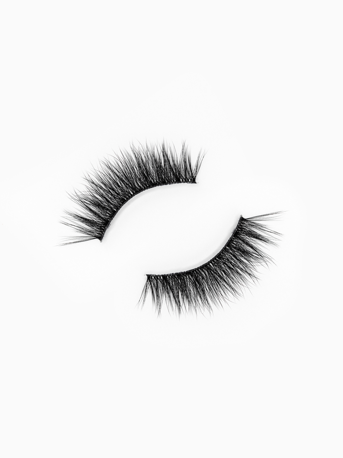 REIGN Strip Lashes Stripped   